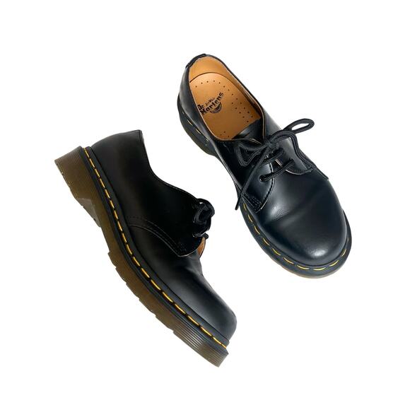 Dr Martens | 1461 Women’s Black Smooth Leather Lace Up Oxford Shoes 6 Like New - Picture 1 of 9